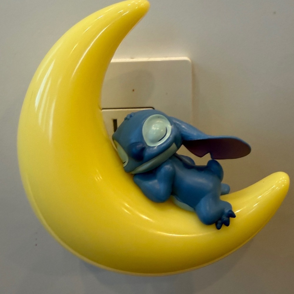 Disney Lilo & Stitch Moon Night Light for kids on /off switch hard to find! Rare